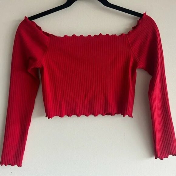 Missguided, size 4, off the shoulder long sleeve crop top. Cherry red - Picture 9 of 9
